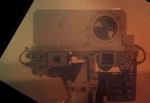 Robot Curiosity tự di chuyển