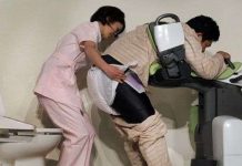 Robot giúp người già