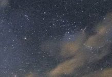 Sao băng phát sáng và tan biến trên bầu trời Nhật Bản Sao băng phát sáng và tan biến trên bầu trời Nhật Bản