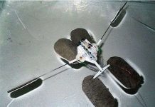 Robot nhảy trên nước