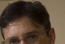 Chế tạo xăng từ mùn cưa và cỏ