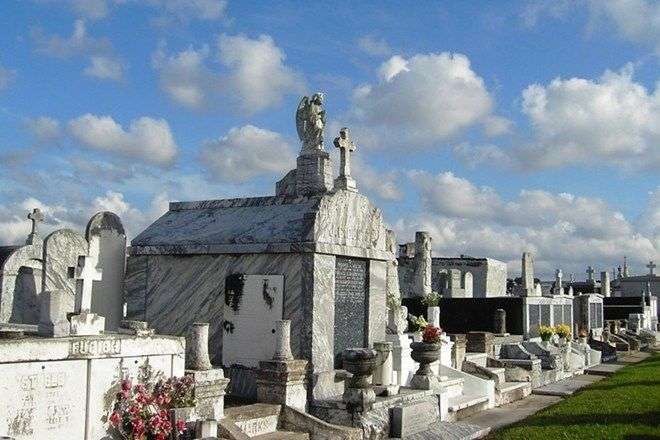 Những nghĩa trang rợn tóc gáy nhất thế giới