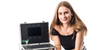 Cô bé 19 tuổi tạo ra một hệ thống hack để dạy mọi người tầm quan trọng của bảo mật