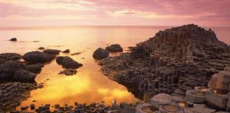 Sự tạo thành cột đá lục giác trên "Con đường của người khổng lồ"