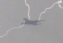 Hãi hùng cảnh siêu cơ A380 bị sét đánh trúng