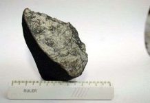 Truy tìm quá khứ của thiên thạch nổ trên bầu trời Nga Truy tìm quá khứ của thiên thạch nổ trên bầu trời Nga