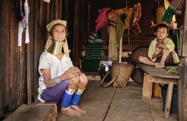 Khám phá ngôi làng có những người phụ nữ cổ dài kỳ lạ