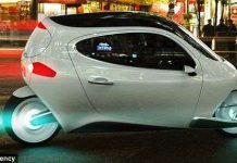 Ra mắt mô-tô “lai” ô-tô