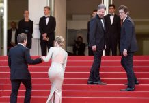 Tại sao đàn ông không còn mang giày cao gót?