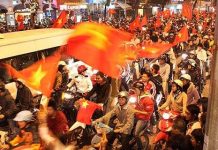 Giải mã ‘cơn mê sảng tập thể’ của cổ động viên Việt Nam