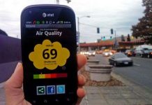 Dùng smartphone đọc ô nhiễm