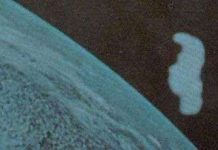 Vật thể lạ trong cuộc đổ bộ mặt trăng?