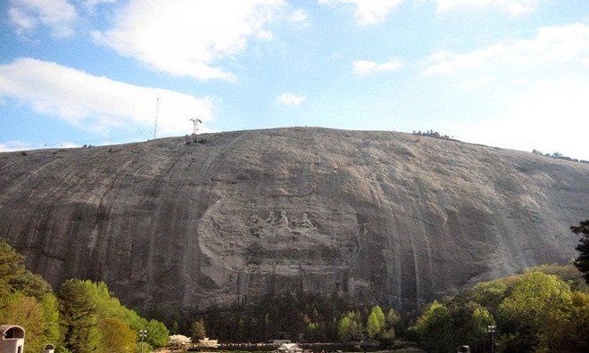 10 kỳ quan thiên nhiên là những tảng đá nguyên khối lớn nhất thế giới
