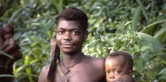 Chuyện lạ có thật: Đàn ông cho con bú bằng chính tia sữa của mình