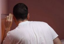 Thủ thuật trò chuyện xuyên tường