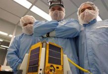 Ecuador cố cứu vệ tinh đâm trúng rác vũ trụ Ecuador cố cứu vệ tinh đâm trúng rác vũ trụ