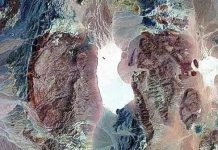 Bí ẩn đá tự dịch chuyển trên Thung lũng Chết