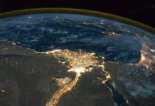 Tìm kiếm ánh đèn đô thị của nền văn minh khác