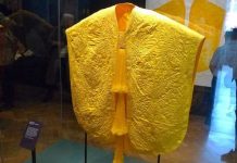 Tấm lụa hiếm nhất thế giới dệt từ tơ của triệu con nhện