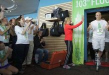 Lần đầu tiên chinh phục nhà chọc trời bằng chân robot