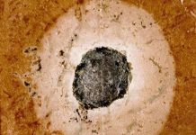 Thiên thạch rơi đồng thời tạo hố kép khổng lồ ở Thụy Điển