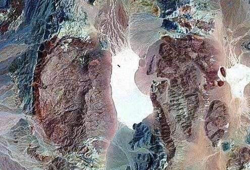 Bí ẩn đá tự dịch chuyển trên Thung lũng Chết