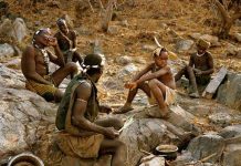 Bộ tộc kỳ lạ từ chối văn minh, sống như 1 vạn năm trước