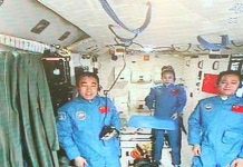 Thần Châu 10 thử nghiệm lắp ghép thủ công trên quỹ đạo