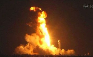 NASA tìm manh mối nguyên nhân vụ nổ tên lửa