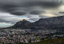 Thực hư câu chuyện "UFO" ghé thăm Nam Phi