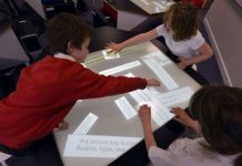 Bàn công nghệ cao giúp trẻ học tốt môn toán