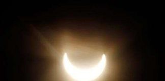 Ngắm nhật thực một phần trên hành tinh