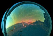 Màn hình trên bong bóng xà phòng