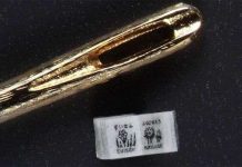 Cuốn sách bé như lỗ kim