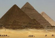 Đại kim tự tháp Giza có lỗi lớn trong xây dựng
