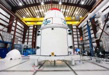 Tàu tư nhân gặp sự cố trên không