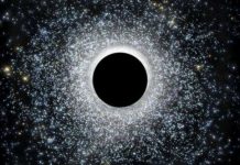 Tìm thấy một loại hố đen mới, ẩn mình trong cụm sao dày đặc