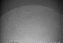 Thiên thạch khổng lồ oanh tạc mặt trăng