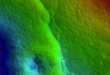 Mặt trăng xuất hiện vết đứt gãy do lực hút Trái đất