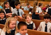 Con gái và con trai: Ai học giỏi hơn?