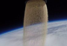 Công ty Anh mở dịch vụ rải tro cốt vào vũ trụ