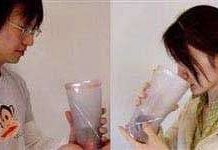 Cốc tình yêu xoá bỏ khoảng cách