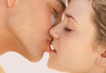Những lý giải bí ẩn về nụ hôn