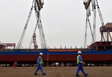 Tàu thủy đầu tiên trên thế giới chạy bằng điện đã được hạ thủy tại Trung Quốc