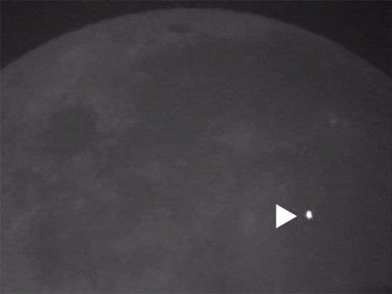 Phát hiện thiên thạch lớn lao vào mặt trăng