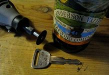 Thủ thuật đơn giản để biến chìa khóa của bạn thành cái mở bia