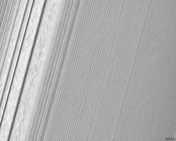 Hình ảnh chi tiết chưa từng có về vành đai băng giá của Sao Thổ