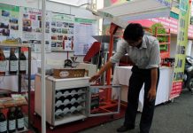 Máy ấp trứng bằng năng lượng mặt trời