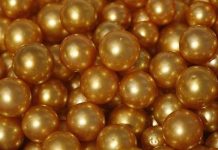 Mục sở thị quá trình sản xuất ngọc trai vàng quý hiếm