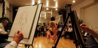 Tại sao lớp học vẽ mẫu thật sẽ khiến bạn cảm thấy lạc quan hơn?